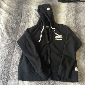 Roots size large black hoodie